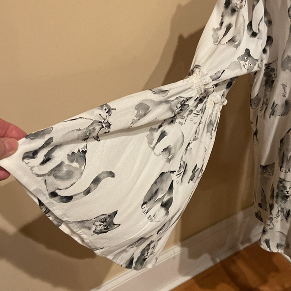 KAREN KANE Beautiful Size L CAT THEME TOP Bell Sleeves 100% Viscose - Picture 3 of 13